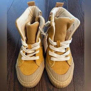 NWT Zara Hightop Shoes - Size 1